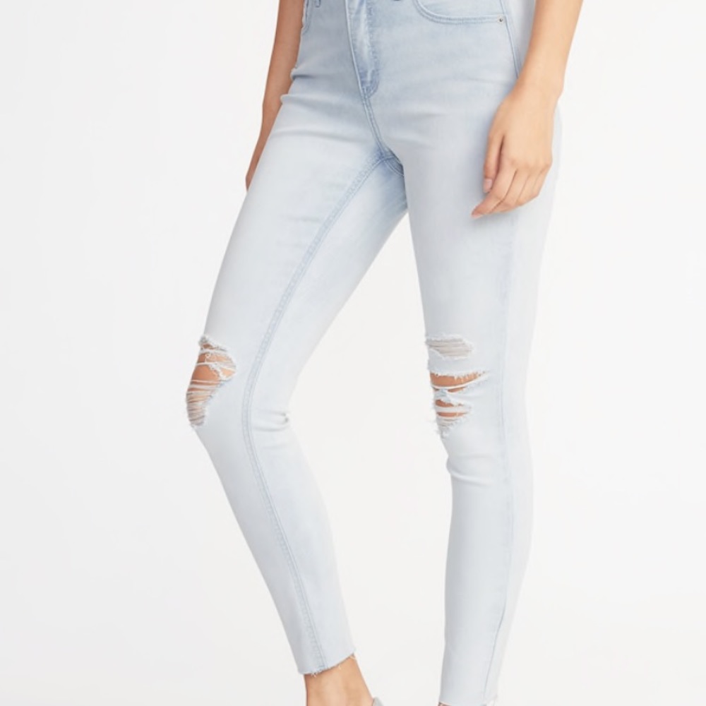 Old navy cropped super skinny Rockstar jeans.